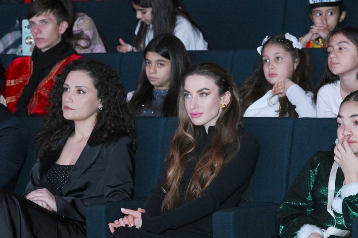 Лейла Алиева и Алена Алиева приняли участие в заключительной церемонии награждения победителей Детского художественного фестиваля