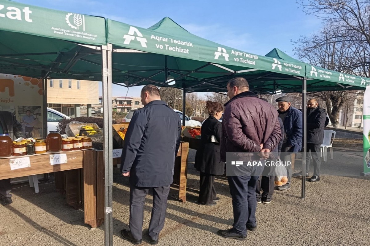 В Ханкенди проходит новогодняя ярмарка «Из деревни в город»-ФОТО 