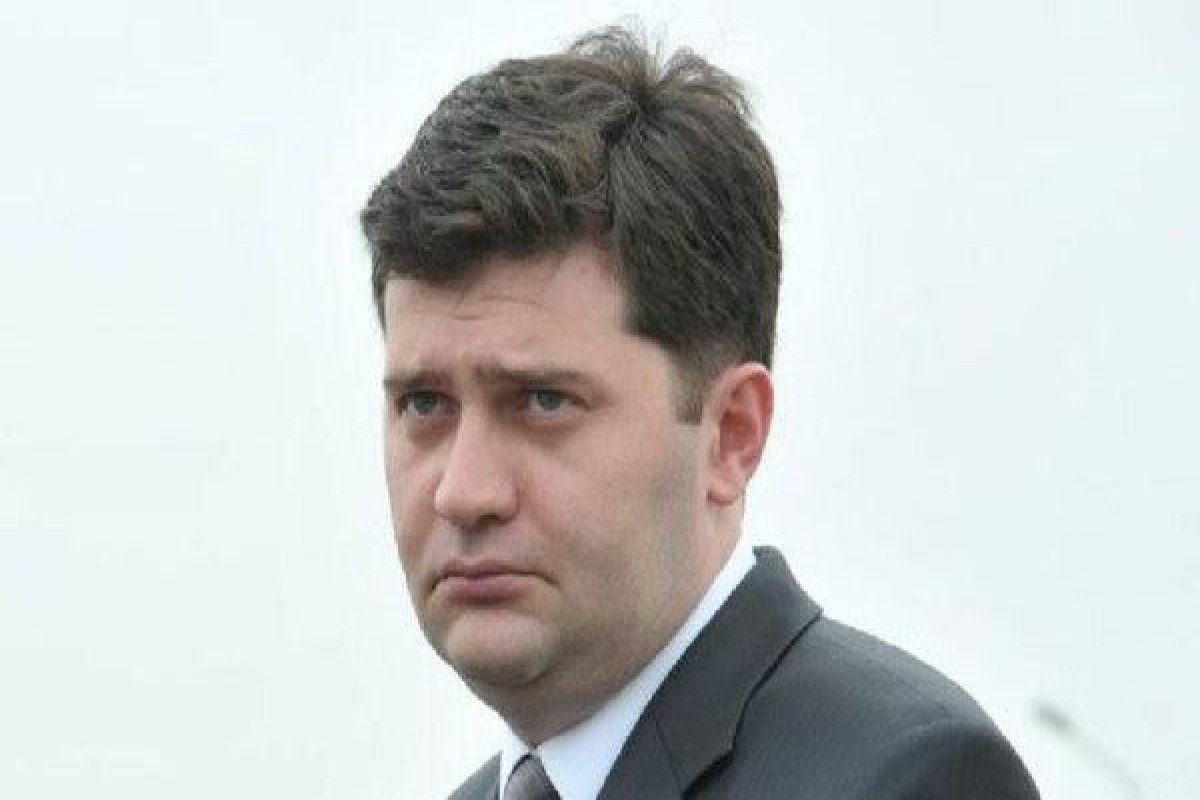 Суд в Тбилиси отправил под стражу экс-главу Минобороны Грузии