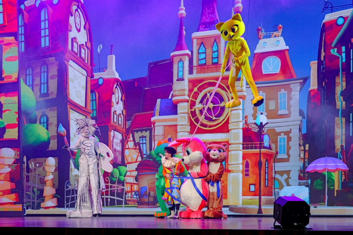 В Баку прошло «Мегашоу карликов» для детей, нуждающихся в особой заботе