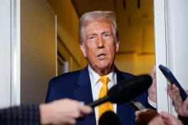 Трамп заявил, что вскоре планирует провести разговор с Путиным