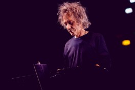 The Cure потеряли одного из своих музыкантов: умер Перри Бамонте