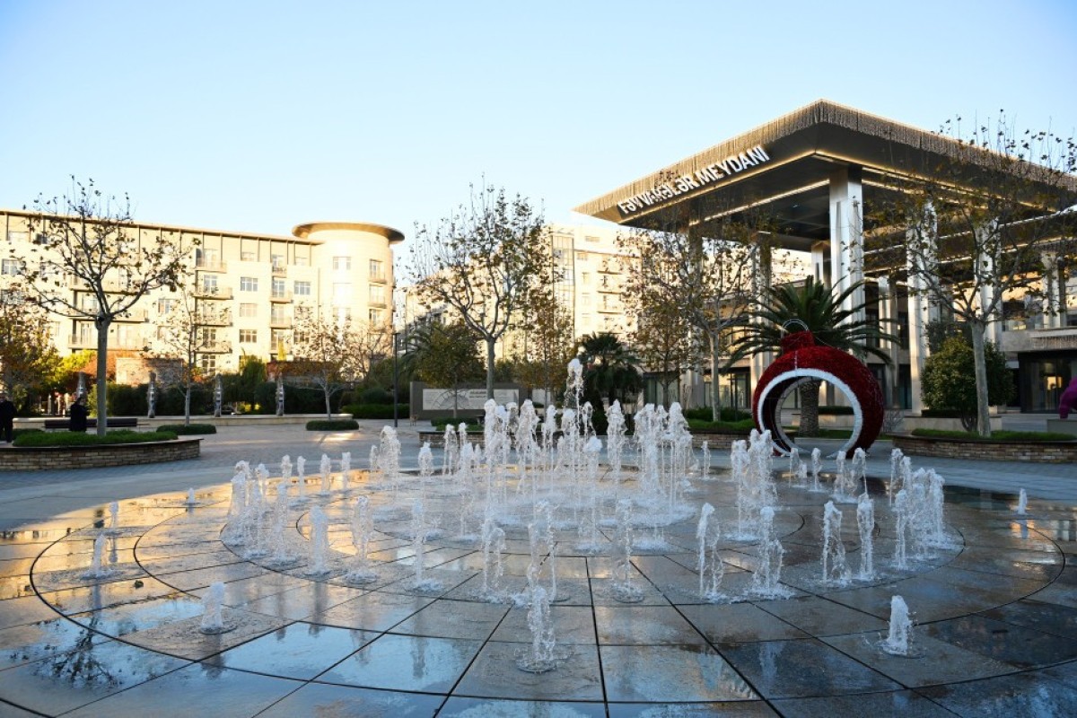 Ильхам Алиев с семьей посетили территорию «Белого города» в Баку-ФОТО 