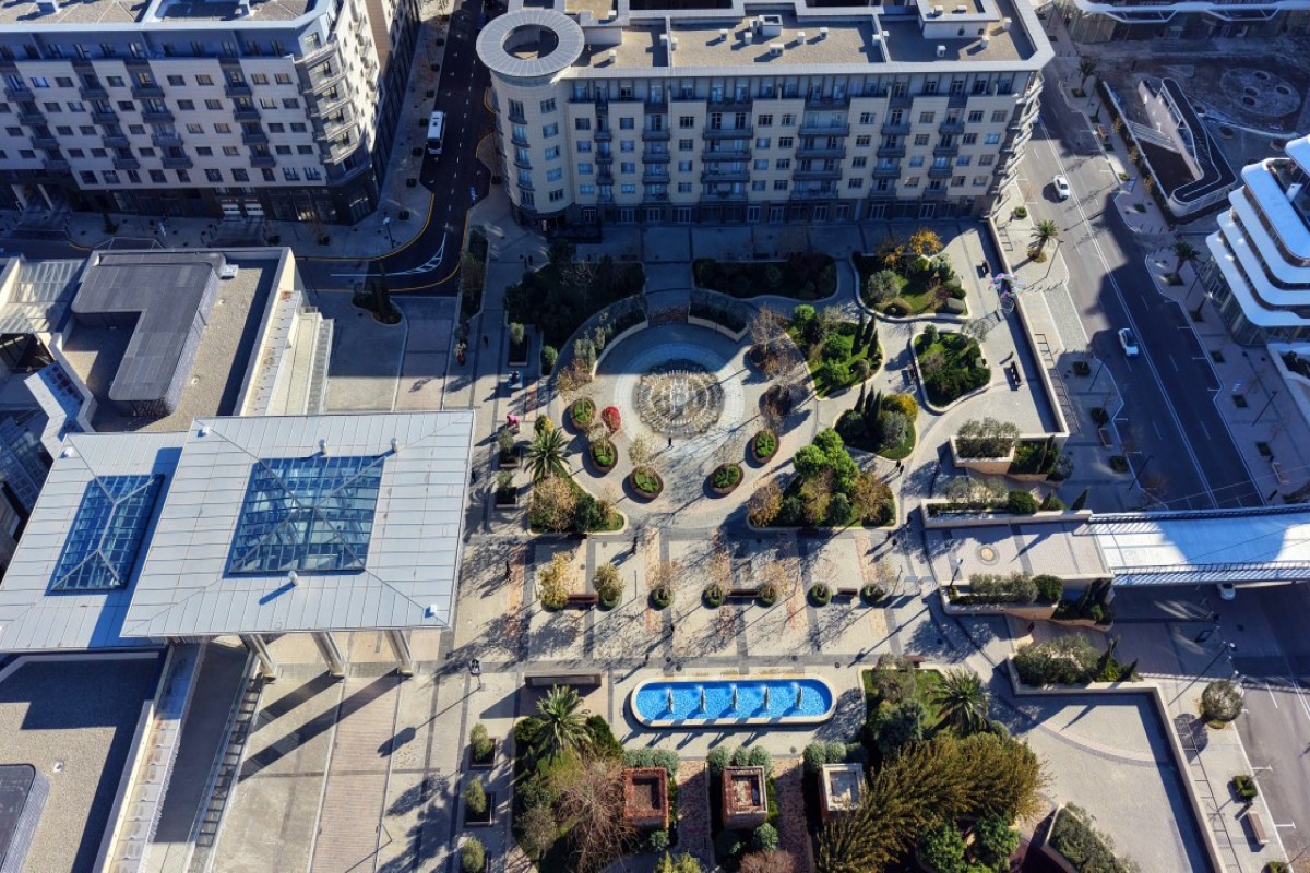 Ильхам Алиев с семьей посетили территорию «Белого города» в Баку-ФОТО 