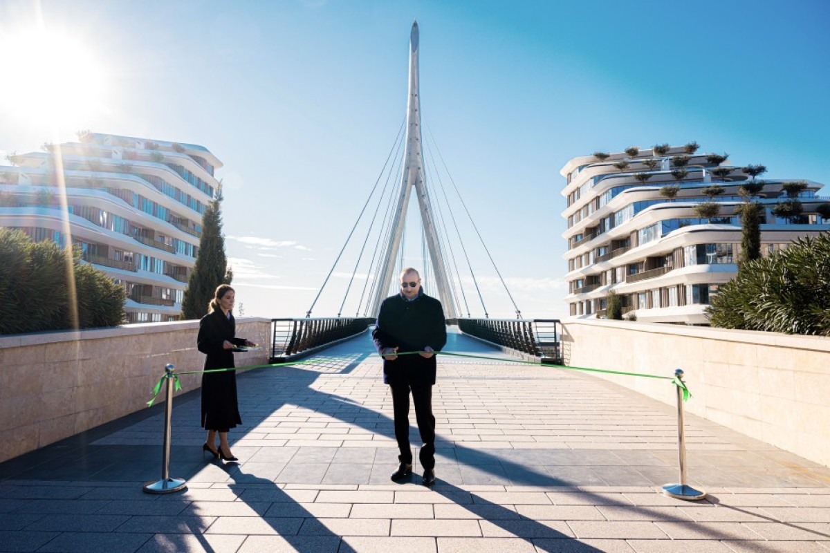 Ильхам Алиев с семьей посетили территорию «Белого города» в Баку-ФОТО -ОБНОВЛЕНО 