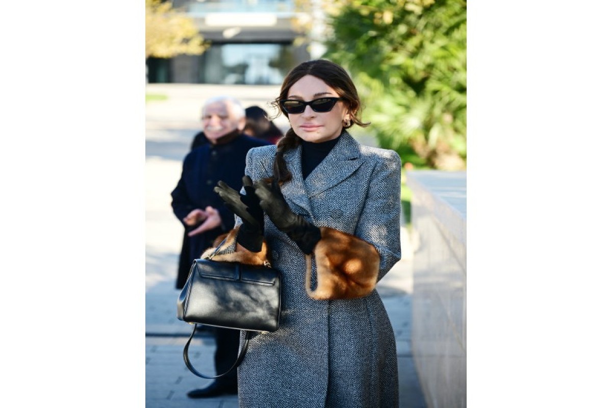 Ильхам Алиев с семьей посетили территорию «Белого города» в Баку-ФОТО -ОБНОВЛЕНО 