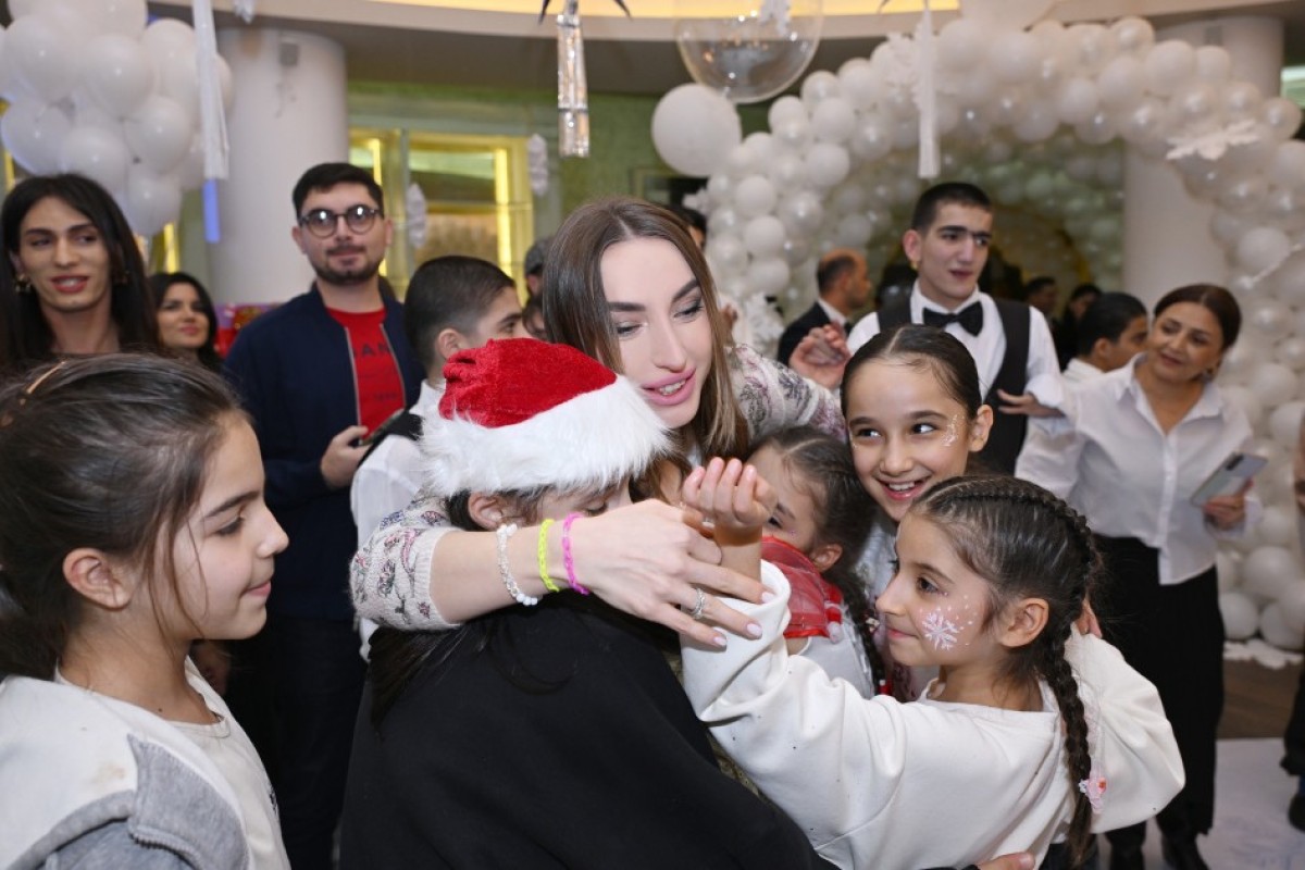 Лейла Алиева, Арзу Алиева и Алена Алиева приняли участие в праздничном торжестве, организованном для детей, нуждающихся в особой заботе