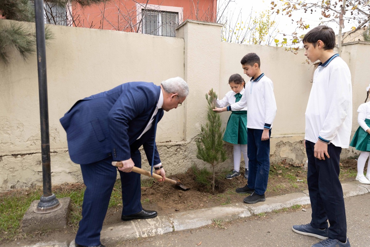 Проект «Маленькие экологи» объединил школьников и волонтеров в Мехдиабаде-ФОТО 