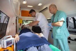 Массовое отравление в Уджаре: в больницу доставлены 14 человек