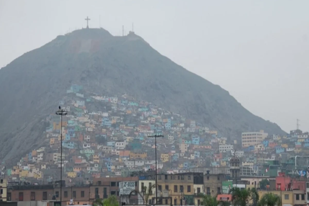 В Перу из-за столкновения двух поездов погиб машинист, ранены десятки человек