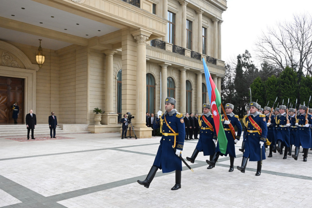 Ильхам Алиев провел встречу один на один с президентом Сомали -ФОТО -ОБНОВЛЕНО 