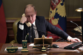 Путин провел телефонный разговор с Макроном