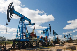 Цена нефти Azeri Light превысила прогноз бюджета