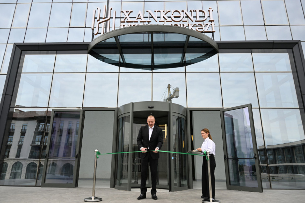 Алиев принял участие в открытии бизнес-центра «Ханкенди»