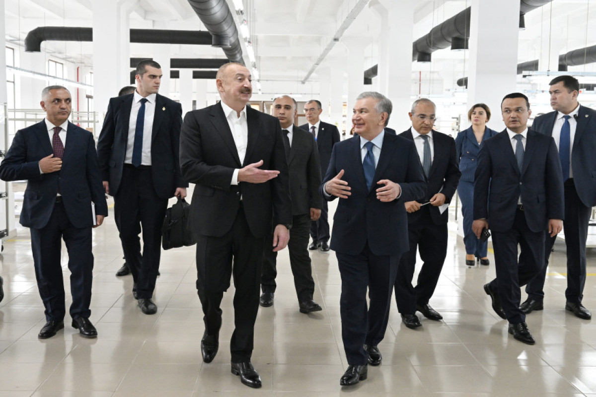 Алиев и Мирзиёев ознакомились с деятельностью швейной фабрики «Businesstex JV» в Ханкенди-ФОТО 