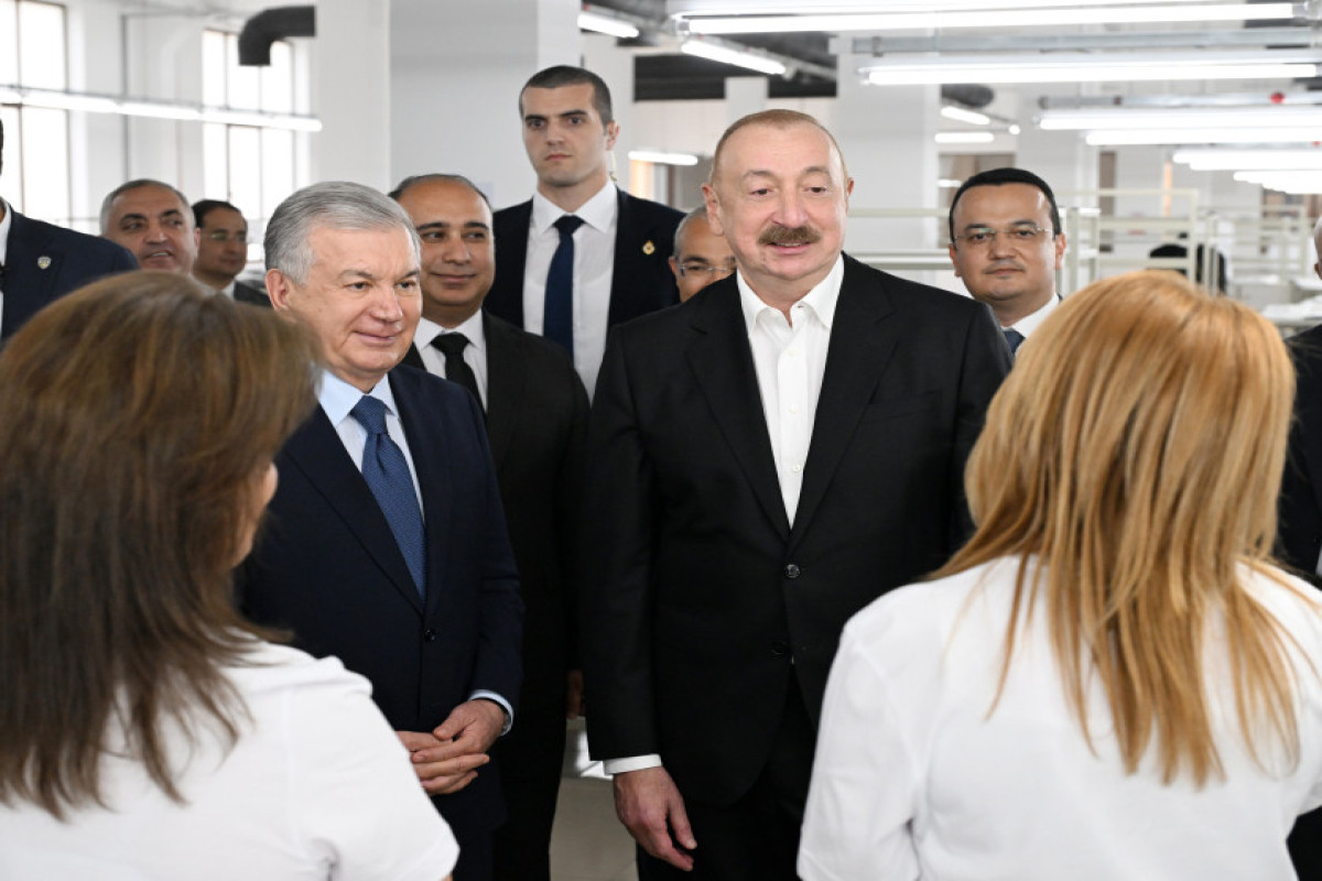 Алиев и Мирзиёев ознакомились с деятельностью швейной фабрики «Businesstex JV» в Ханкенди-ФОТО 