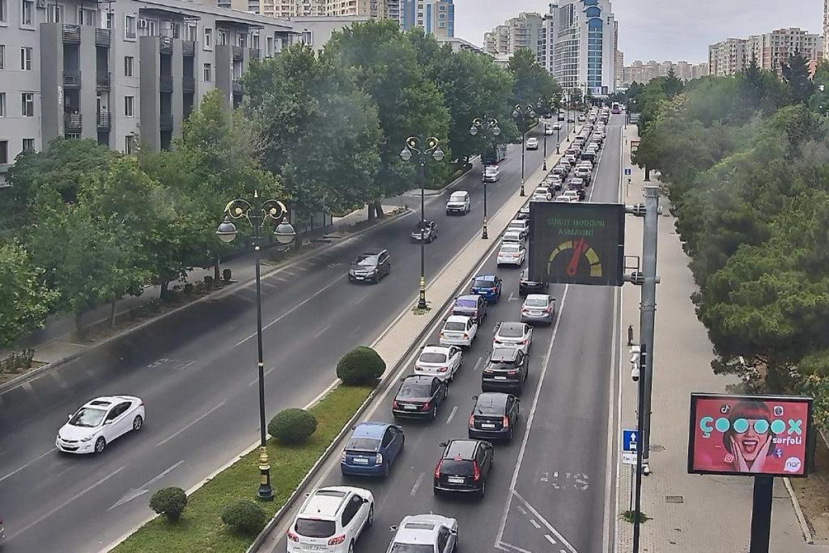 ДТП на Тбилисском проспекте затруднило движение транспорта -ФОТО 