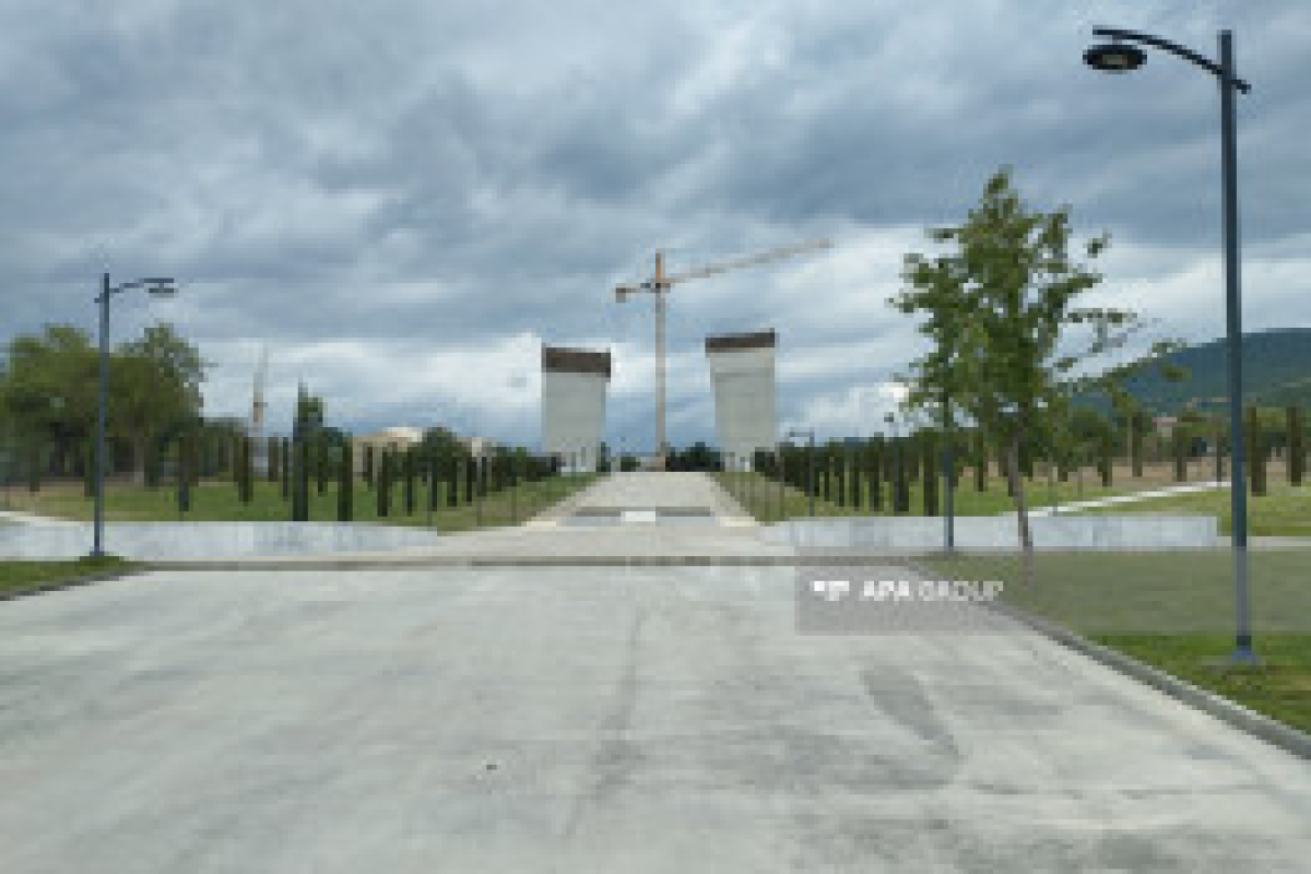 В парке Победы в Ханкенди строится Триумфальная арка -ФОТО 