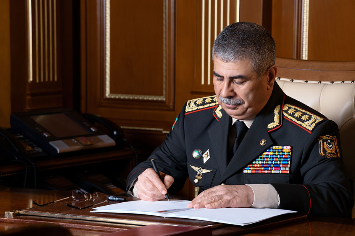 министр обороны Азербайджана Закир Гасанов