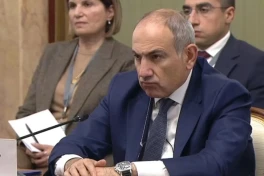 Пашинян: на "зоне" Эчмиадзина процветает прелюбодеяние