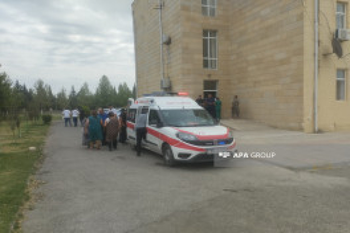 В Агдаме перевернулся пассажирский микроавтобус, пострадали 20 человек-ФОТО -ОБНОВЛЕНО 