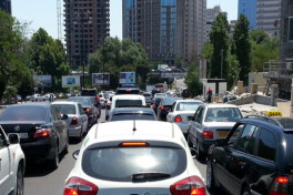 В Баку зафиксированы пробки на основных магистралях