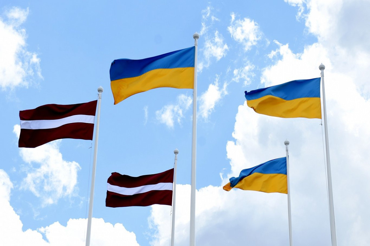 Министр экономики: Латвия выделила на помощь Украине 890 млн евро