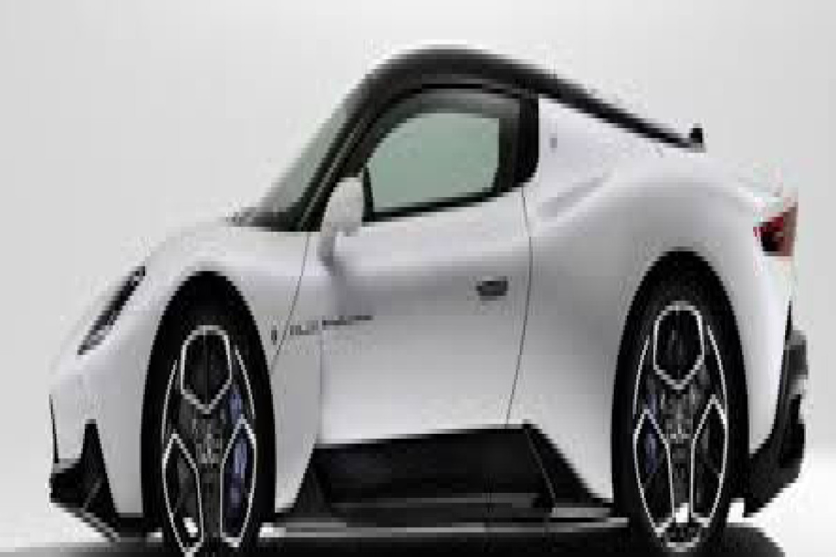 Maserati отказалась от электричества: суперкар MC20 стал MCPura