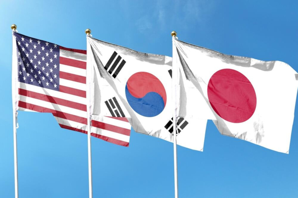 Южная Корея, США и Япония проводят учения со стратегическим бомбардировщиком