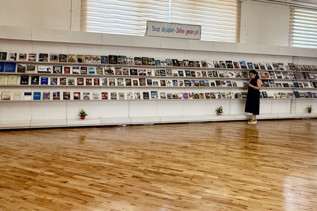 В Баку проходит книжная выставка о Товузских боях и шехидах