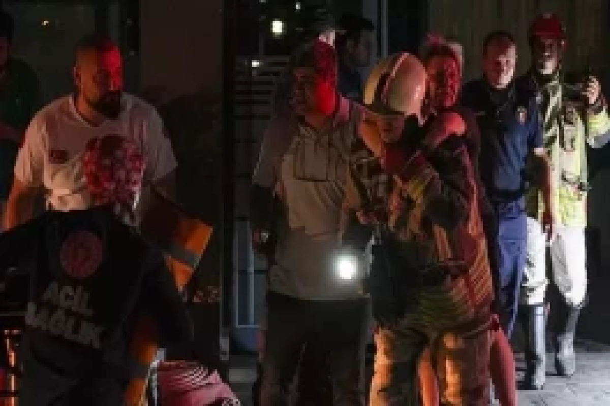В Анкаре произошел пожар, погибли 3 человека, в том числе один ребенок-ФОТО 