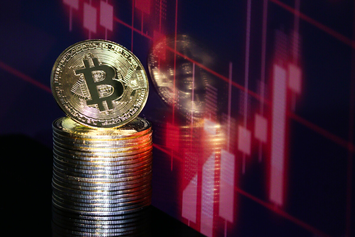 Стоимость биткоина впервые в истории поднялась выше $119 тысяч