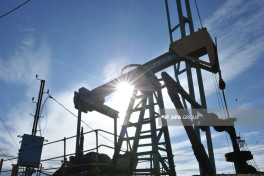 Цена на азербайджанскую нефть упала ниже 75 долларов