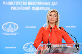 Захарова: Россия вправе атаковать военные объекты за рубежом