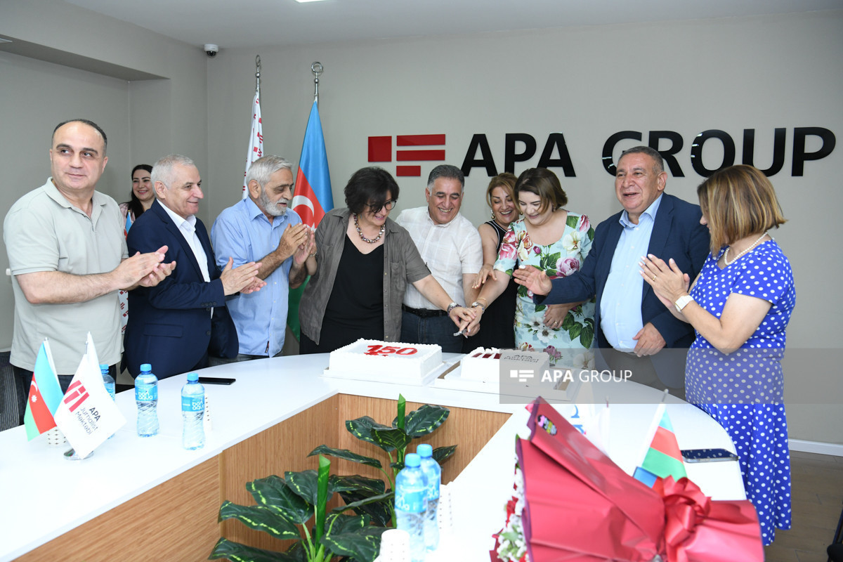 Выпускникам Школы журналистов АПА вручены сертификаты-ФОТО 