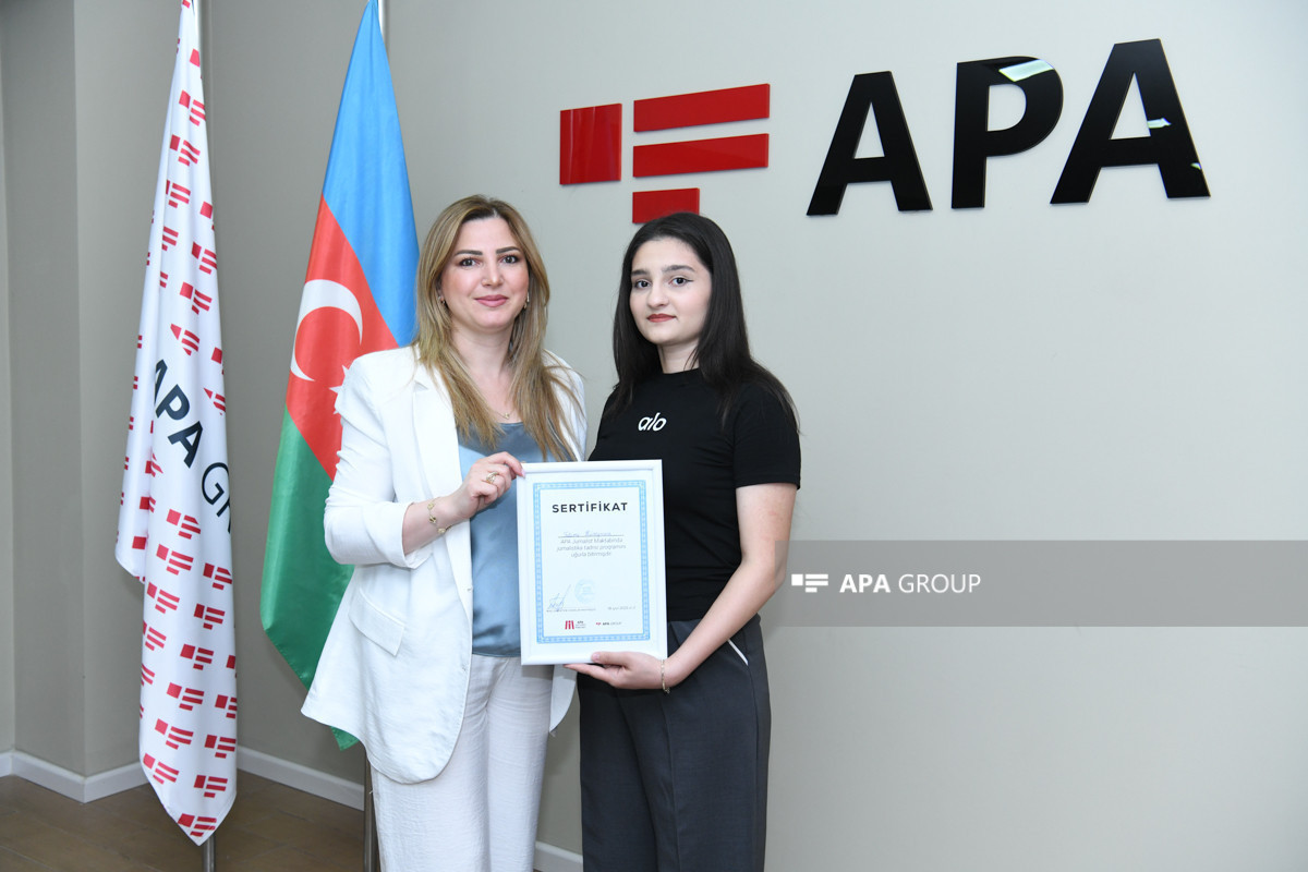 Выпускникам Школы журналистов АПА вручены сертификаты-ФОТО 