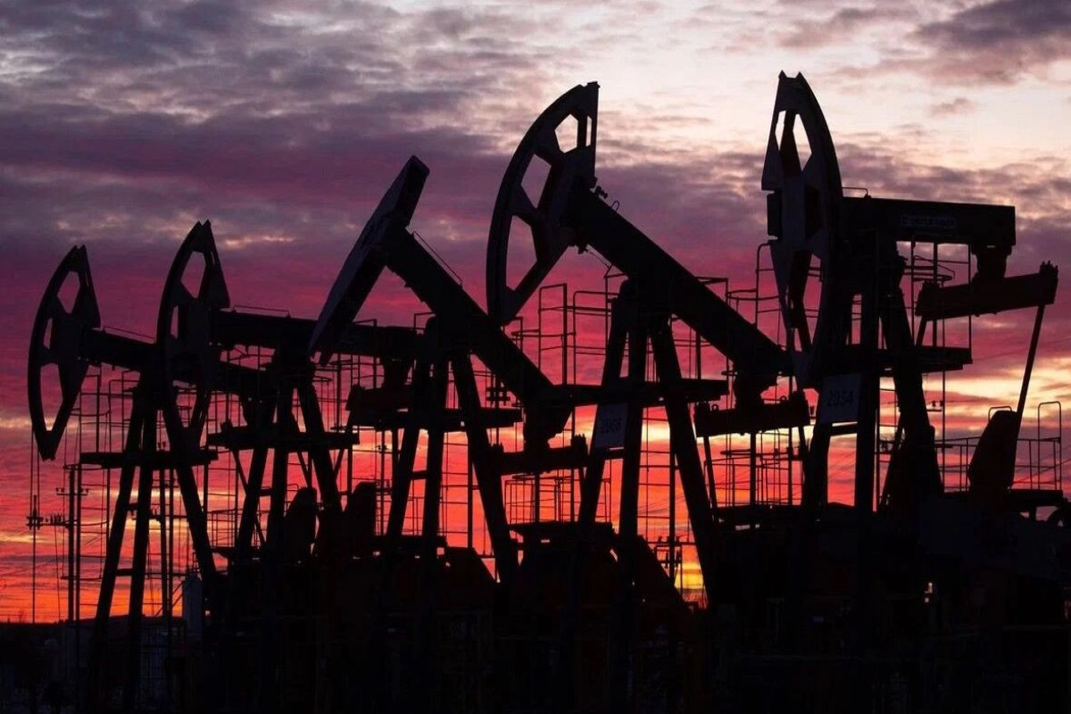 Цена на нефть Azeri Light опустилась до $72,18 за баррель