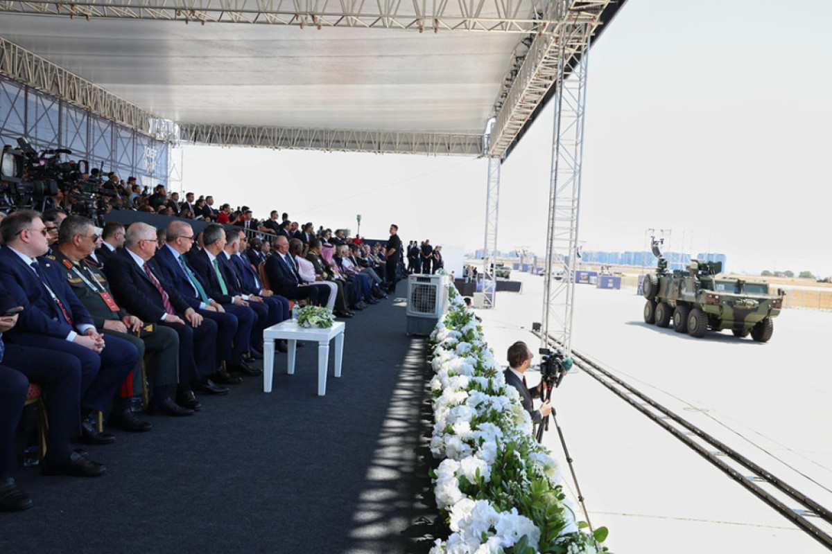 Генерал-полковник Закир Гасанов принимает участие в выставке IDEF 2025 в Турции