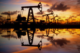 Цены на нефть Brent и WTI выросли, Azeri Light подешевела
