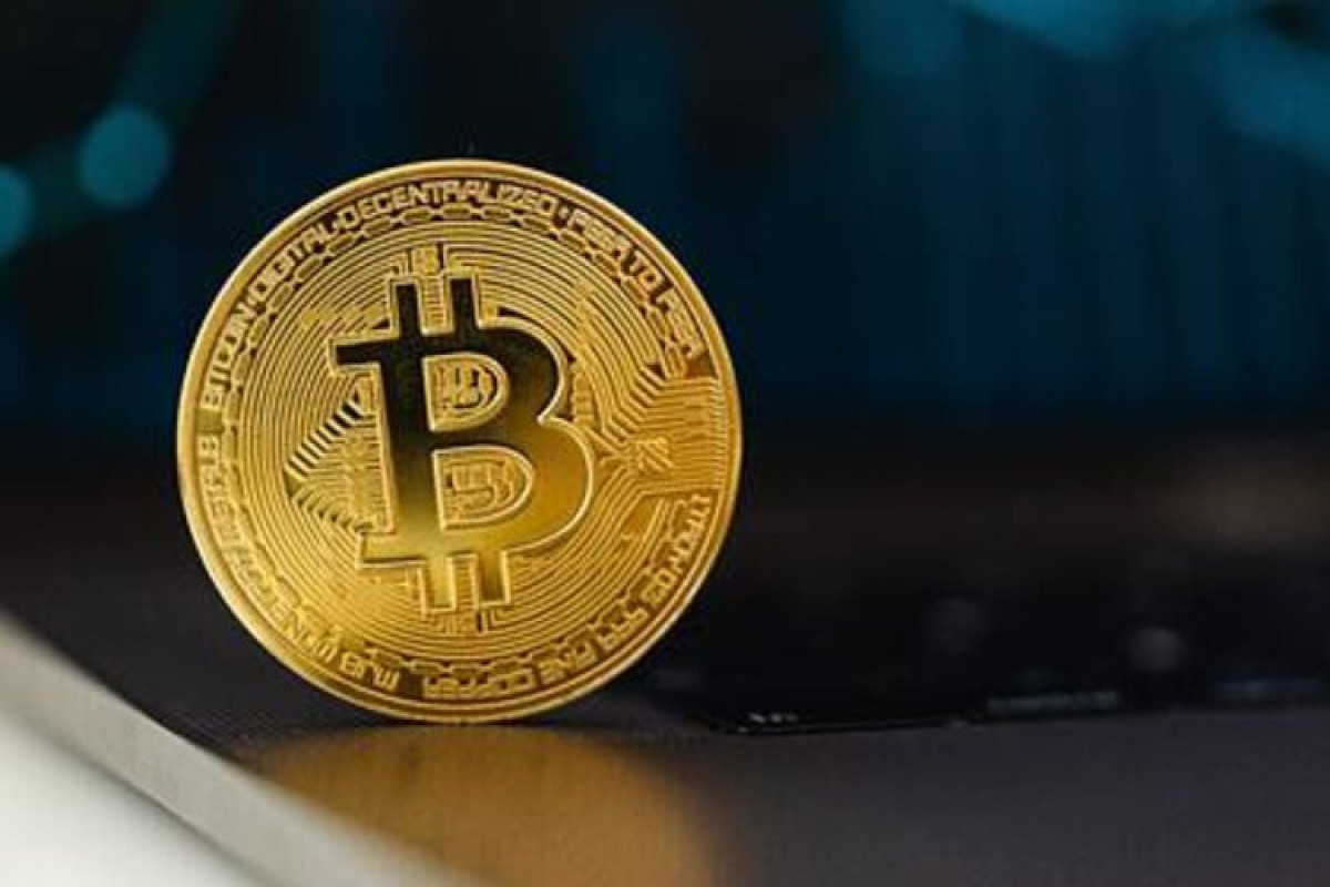 Биткоин серьезно упал на фоне ожиданий решений ФРС США