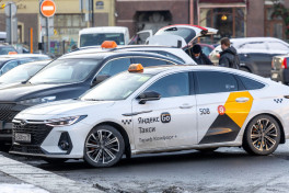 В Петербурге запретили работать в такси мигрантам с патентом