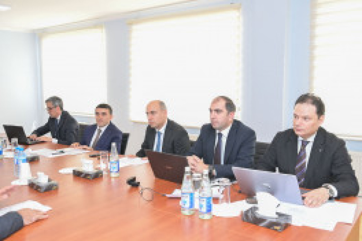 Глава Минобрнауки принял граждан в Огузе и дал конкретные поручения