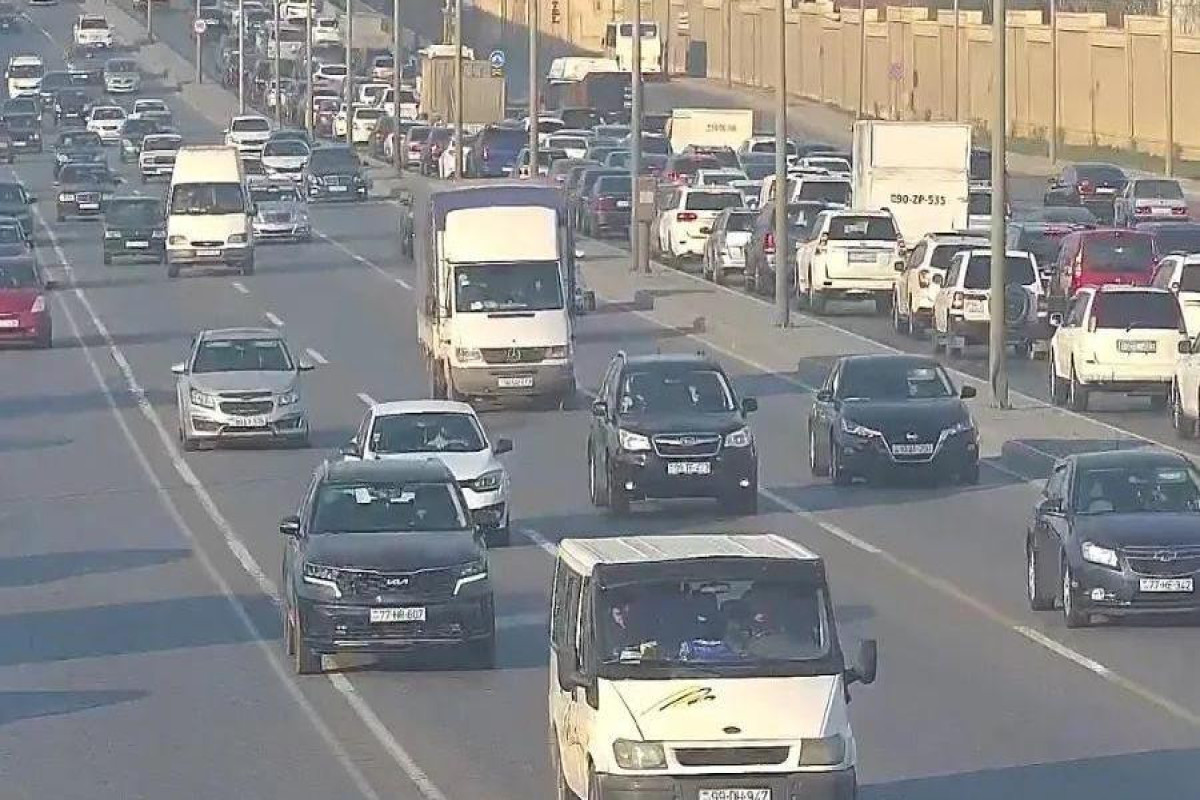 Пробки в Баку: осложнено движение по двум основным направлениям