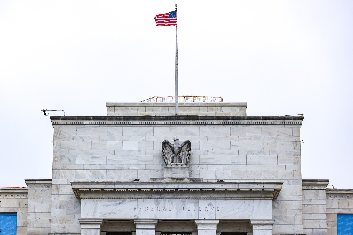 ФРС США сохранила ставку на уровне 4,25—4,5% годовых
