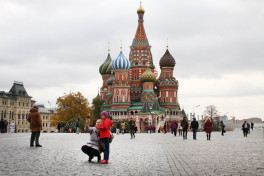 Поездки азербайджанцев в Россию сократились на треть