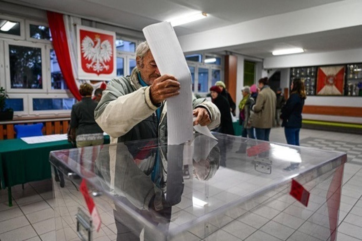 Явка во втором туре выборов президента Польши превысила 54%