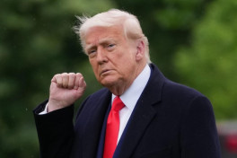 Названы страны, гражданам которых Трамп запретил въезд в США