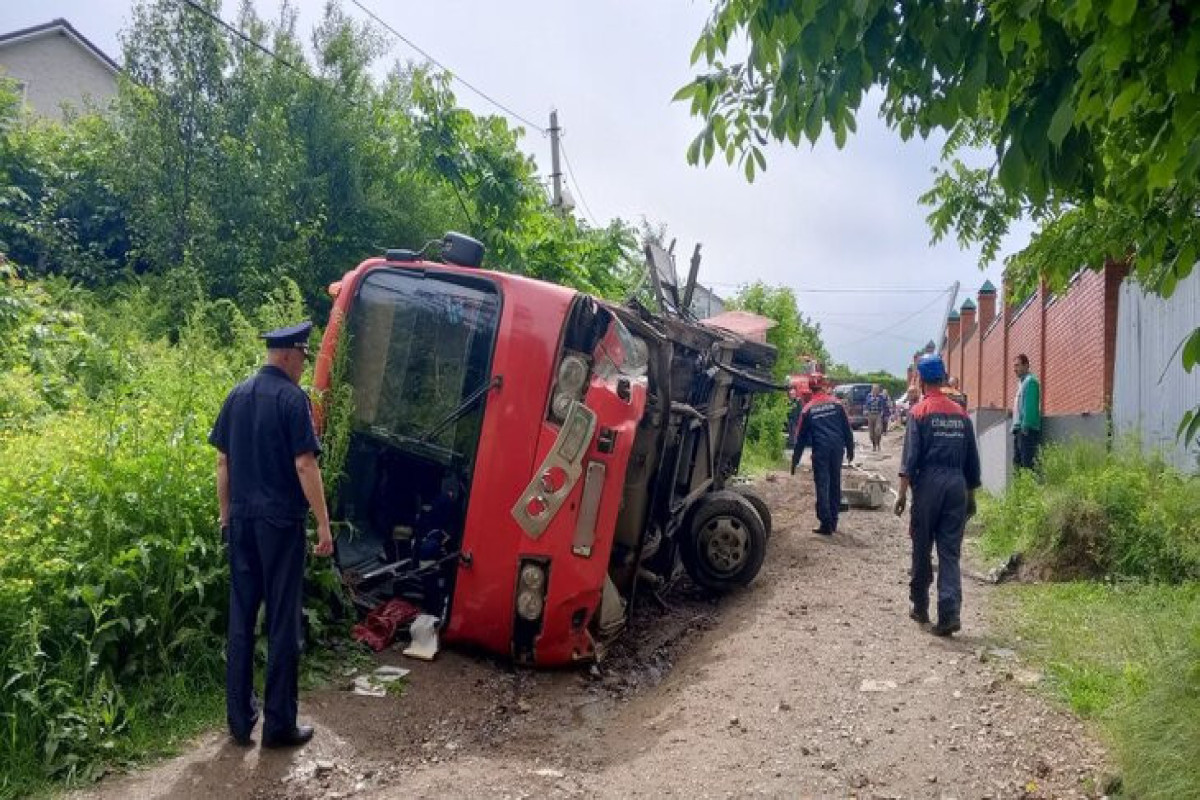 В России 12 детей пострадали при опрокидывании автобуса