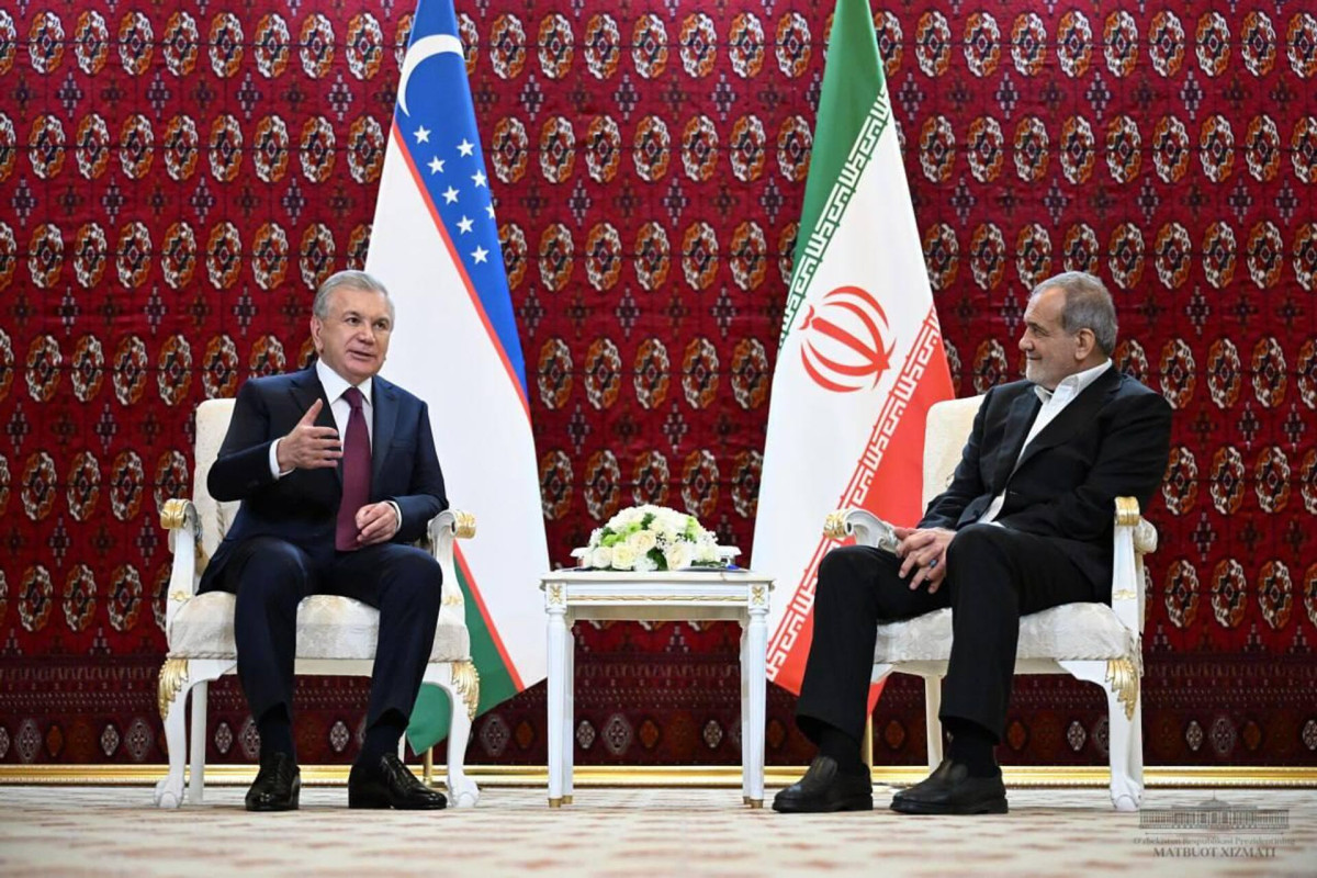 Лидеры Узбекистана и Ирана провели телефонный разговор
