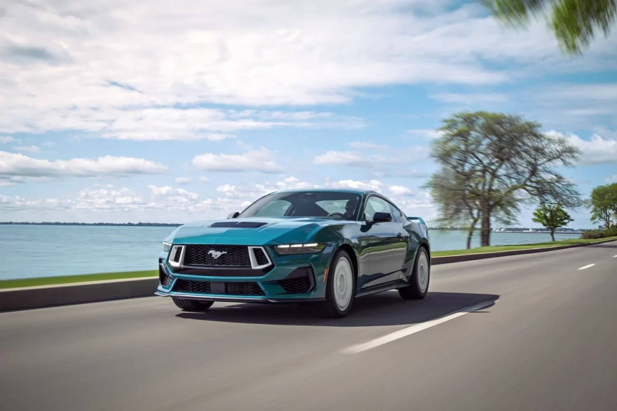 Ford вернул стиль 80-х в новом Mustang FX-ФОТО 